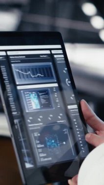 Dikey video astronot kızıl gezegene gidiyor, uzaydaki dünya dışı yaşamı aramak için uzayda insan genleşmesi yapıyor. Kozmonot, insanoğlunun Mars 'a hayatta kalma seferi sırasında kozmik kökenleri inceler, kamera B