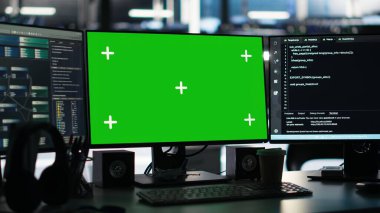 Chroma anahtarı sunucu çiftliğinde vites arızalarını tespit eden düğüm ağacı programlama aracını görüntüler. İzole edilmiş ekran model bilgisayar izleme veri merkezi performansı üzerine görsel programlama yazılımı
