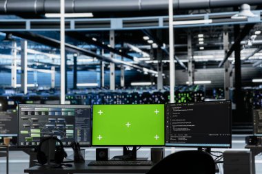 Süper bilgisayarların donanım enerji tüketimini yönetmek için kullanılan veri merkezindeki model bilgisayarlar. Sunucu çiftliğindeki süreçleri otomatik hale getirmek ve izlemek için kullanılan yeşil ekran bilgisayarları
