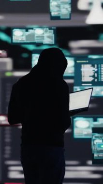 Vertical Video Professional casusu kötü amaçlı yazılım ve virüslerle siber güvenliği tehlikeye atıyor. Güvenli ağlara izinsiz sızma tehdidi var. Kuantum tehdidi ve riskine yol açıyor.