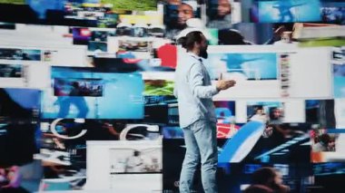 Bir konferans sırasında seyirciyle iletişim kuran gevşek konuşmacı, sosyal medya yenilikleri ve katılımını sağlamak için gerçek zamanlı etkileşimler sergiliyor. Eğlence. Kamera B.