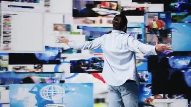 Kullanıcılar arasındaki dijital bağlantının keyfini çıkaran kararlı başarılı adam, gerçek zamanlı online varlığı ve hayal gücünü etki ve iletişimin temel unsurları olarak vurguluyor. Kamera B.