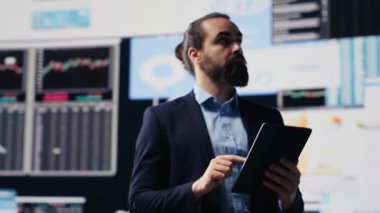 Şirketin kâr büyümesi için, analitik raporlar ve KPI tahminleri kullanarak verimli karar verme konusunda yeni ve güçlü fikirler düşünüyor. Hava tahmini. Kamera A.