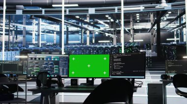 Veri merkezindeki Mockup PC 'ler donanım enerjisini kontrol etmek için düğüm ağacı teknolojisi arayüzlerini kullanıyor. İzole ekran çalışma istasyonları görsel programlama kullanarak sunucu çiftliğindeki işlemleri otomatik hale getirir ve denetler