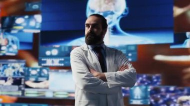 Sıhhiye uzmanı sağlık çözümleri sağlamak için araçlar ve akıllı sağlık sistemleri kullanır, teşhis konularında bilimsel gelişmeler ve modern teknolojiyle sağlık hizmetlerinin geleceğini gözler önüne serer. Kamera B.