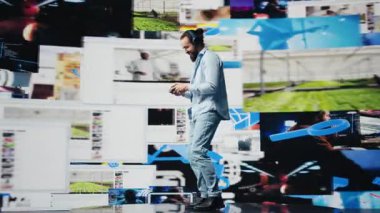 Dijital dünyada online internet bağlantısından keyif alan genç bir adam gerçek zamanlı bağlantının altını çiziyor, iletişim için çevrimiçi varlık. Sosyal ağ eğlencesi. Kamera B.