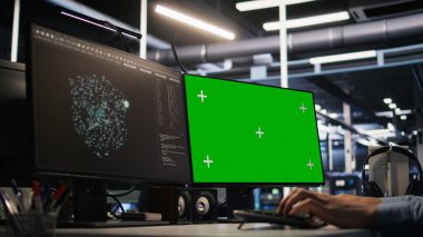 Veri merkezi teknisyeninin nöral ağ yapay zekasını izlemek için yeşil ekranı kullanmasını engelle. Sunucu odası çalışanı, krom anahtar bilgisayarını kulelerin güç makinelerinin öğrenme süreçlerini denetlemek için kullanır, kamera A