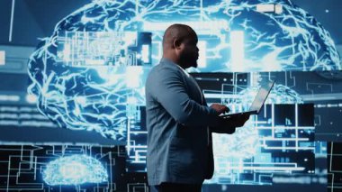 Afro-Amerikan mühendislerin yapay zekayı keşfetmesi, derin öğrenme algoritmalarının sergilenmesi, yüksek teknoloji sinir ağları ve gelecekteki veri yapıları. Kamera A.