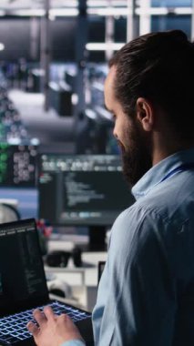 Dikey video sunucu teknisyeni altyapı teşhislerini gözden geçirmek için AI LLM sohbet robotu kullanıyor. Yapay zeka kullanarak veri merkezinde bilişim uzmanı performans verilerini analiz etmek için büyük dil modeli kullanıyor