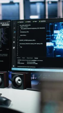 Veri merkezindeki dikey bilgisayar sistemleri yapay zeka teknolojisi kullanarak ağ kaynaklarını yönetiyor. Etkili veri işleme ve depolama olanağı sağlayan görsel programlama araçlarına sahip bilgisayar donanımı