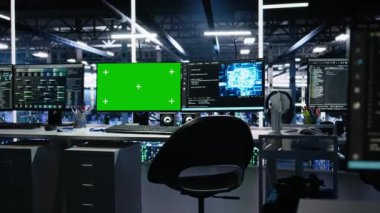 Veri merkezindeki yeşil ekran bilgisayarlar yapay zeka eğitim iş akışlarını ve ekipman sistemlerinin otomasyonunu destekliyor. Sunucu merkezindeki Chroma anahtar PC 'ler donanım işleme makinesi öğrenme verilerini takip ediyor