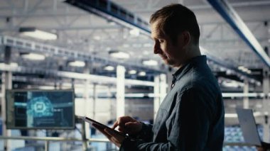 Veri merkezi yazılım geliştiricileri sinirsel ağların yapılandırılmasını araştırarak optimal işlevi sağlamak için ayarlamalar yapıyorlar. Sunucu çiftlik çalışanları, derinlemesine öğrenme hatası raporlarını kontrol etmek için tablet kullanır. Kamera B