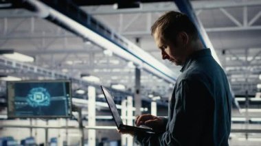 Veri merkezi mühendisi, yapay zeka donanımlarının işleme hızı ve verimliliğini arttırmak için sistem ayarlarını ayarlar. Sunucu merkezi çalışanı, yapay zeka iş yüklerini, kamera B 'yi desteklemek için altyapıyı yönetir