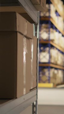 Vertical Video Industrial profesyonel alan destekleyici barkod takibi büyük işletmeler için, havayolu sevkiyat faturaları bir izleme yazılımı üzerinde. Yerel ve küresel lojistik verimlilik