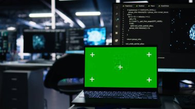 Sunucu merkezi model dizüstü bilgisayarı takip cihazlarını kapatın. Yapay zeka operasyonları için veri bankaları öğrenin. AI LLM geliştirmede kullanılan izole ekran not defteri izleme aygıtı