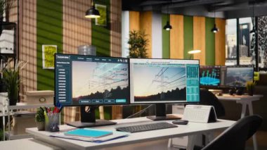 Makine dairesinde akıllı elektrik şebekesi geliştirmek için kullanılan bilgisayarda dijital modelleme aracı. Bilgisayardaki CAD yazılımı yüksek voltaj iletim kulesini yükseltmek için kullanıldı