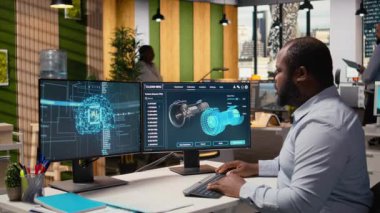 Araştırmacı, sürdürülebilirliği maksimuma çıkarmak için türbin bileşenini yapay zekayla yükseltiyor. Ar-Ge uzmanı Blade Aerodinamiğini arıtmak için yapay zeka yazılımı kullanıyor. Temiz enerji çıkışını arttırıyor. Kamera A.