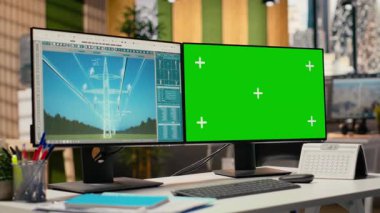 Elektrik hattı CAD tasarımı, dijital altyapı planlaması için kullanılan mühendislik ofisindeki yeşil ekran PC 'de gösterildi. Aktarım kulesi sistem optimizasyonu için kullanılan bilgisayar üzerindeki yazılım