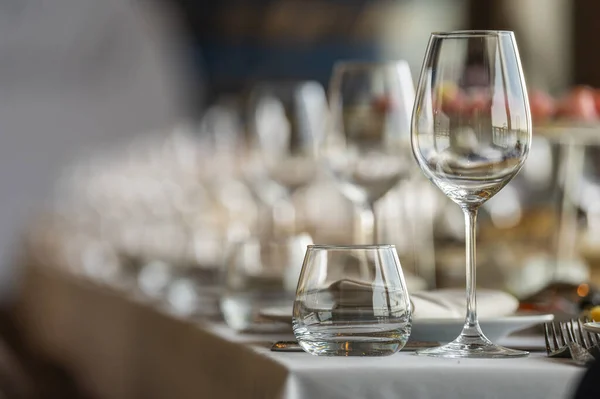 Glassware Served Table Restaurant Lined Perspective —  Fotos de Stock