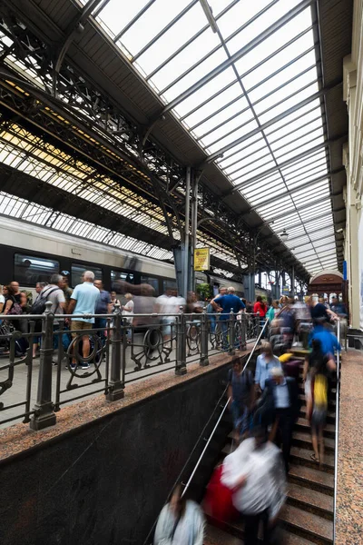 Lviv Vasútállomás Utasok Kiszállításának Beszállásának Platformja Ukrajna 2019 — Stock Fotó