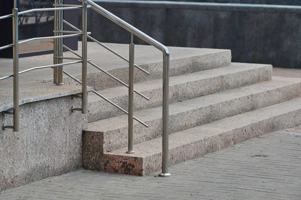 Kapaszkodó Gyalogosok Számára Kereszteződésekhez Lépcsőkhöz Építészeti Elem — Stock Fotó