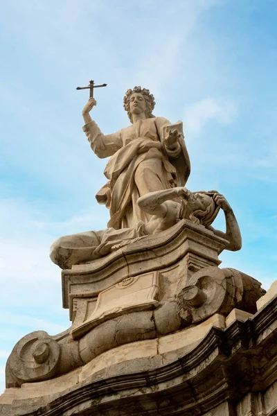 Палермо Италия Января 2023 Года Статуя Санта Розалия Перед Собором — стоковое фото