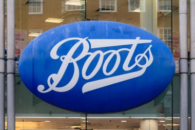 Londra, Uk - 19 Ekim 2024 - Londra 'da Boots Eczacılık ve Kozmetik İşareti