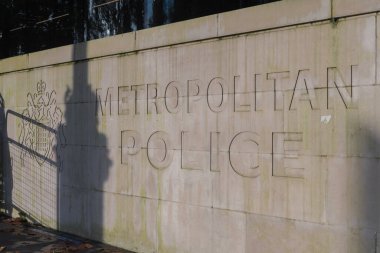 Londra, Uk - 19 Ekim 2024 - Londra Metropolitan Polis Binası Girişi