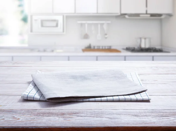 ナプキンテーブルクロス木製のデッキフロントビューモックアップ キッチンインテリアの背景 — ストック写真