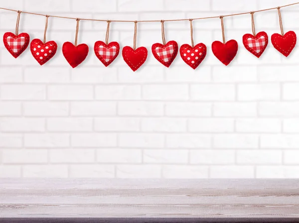 Empty White Brick Wall Vintage Red Heart Shape Garland Valentines — Stock Photo, Image