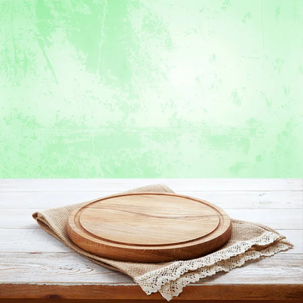 Dodaj Trochę Wyrafinowania Swojej Tej Drewnianej Deski Pizzy Serwetki Ładne — Zdjęcie stockowe