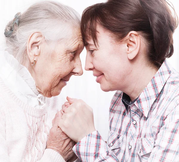 Caregiver Senior Woman Home Sitting Couch Elderly Care Concept — Stockfoto