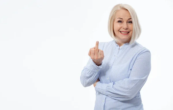 Crazy Γυναίκα Δείχνει Μεσαίο Δάχτυλο Απομονώνονται Λευκό Φόντο — Φωτογραφία Αρχείου
