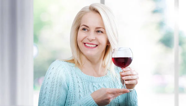 Beautiful Middle Aged Woman Holds Glass Red Wine Looks Relaxed — Stock Photo, Image