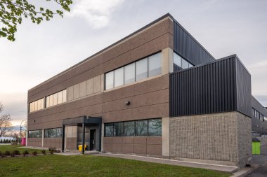 Genel bir küçük işletmenin dış görünüşü.