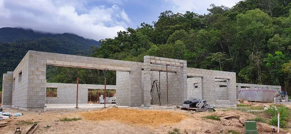 Rozpoczęcie Budowy Betonowego Domu Cegły Tropikalnym Queensland Australia Lasem Deszczowym — Zdjęcie stockowe