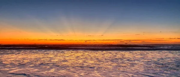 Orangefarbener Sonnenuntergang Über Dem Ozean Surfers Paradise Queensland — Stockfoto