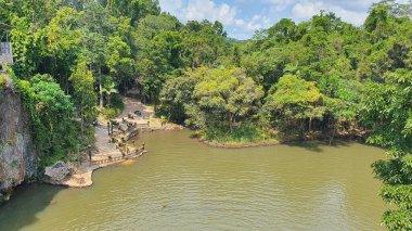 Paronella Park, Avustralya 'nın Queensland eyaletinin Mena Creek kentinde yer alan bir turizm merkezi.