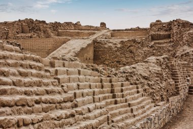 De Pachacamac sahasındaki yıkıntı, İspanyol öncesi dönemde Peru sahillerindeki en önemli dini merkezdi..