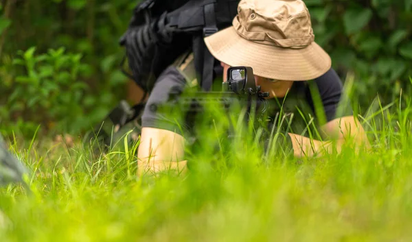 Lightly Equipped Soldier Takes Aim While Lying Tree Fresh Grass — Stock Photo, Image