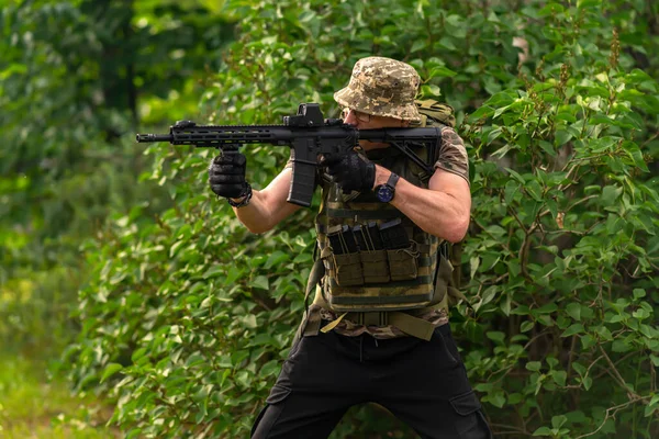 Lightly Armed Fighter Bulletproof Vest Additional Ammunition Hones His Shooting — Stock Photo, Image
