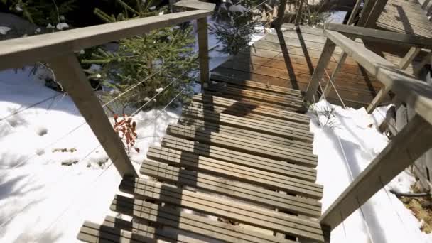 Escaliers Bois Avec Balustrades Situés Sur Une Colline — Video