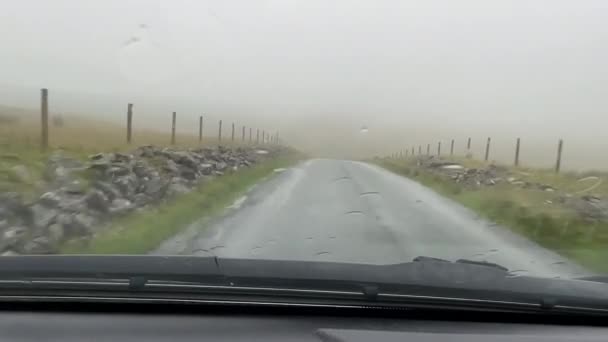 Chover Nas Colinas Cúmbria Dirigir Inglaterra Rural Mau Tempo Aproximando — Vídeo de Stock