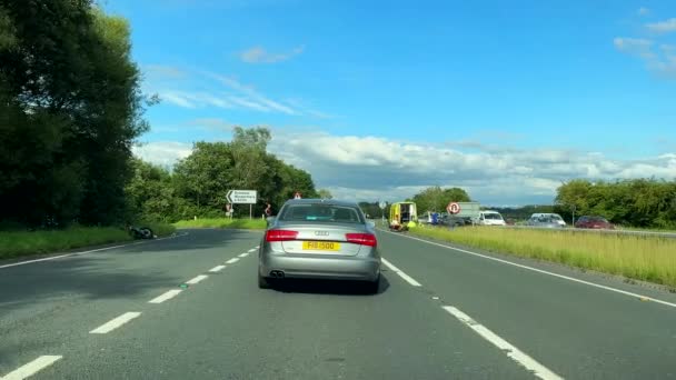 Auto Pov Cestuje Lake District Pomalý Provoz Důsledku Dopravní Nehody — Stock video
