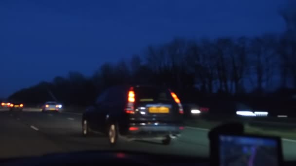 영국에서 고속도로 고속도로 드라이브의 Satnav 전망과 흐리게 Defocussed 자동차 휴대용 — 비디오
