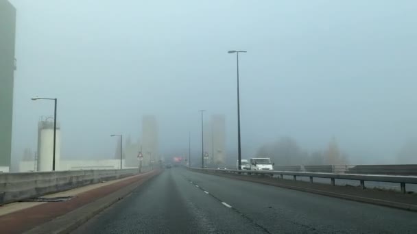 Sisli Bir Sabahta Manchester Salford Şehirleri Arasındaki Centenary Lift Köprüsü — Stok video