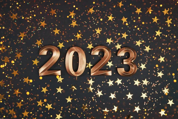 Números Dorados Del Año 2023 Guirnalda Festiva Brillante Con Bokeh —  Fotos de Stock