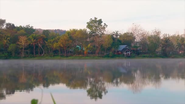 Wintermorgen See Wasser Verdunstet Und Gefährlichen Nebel Thailand Erzeugt — Stockvideo