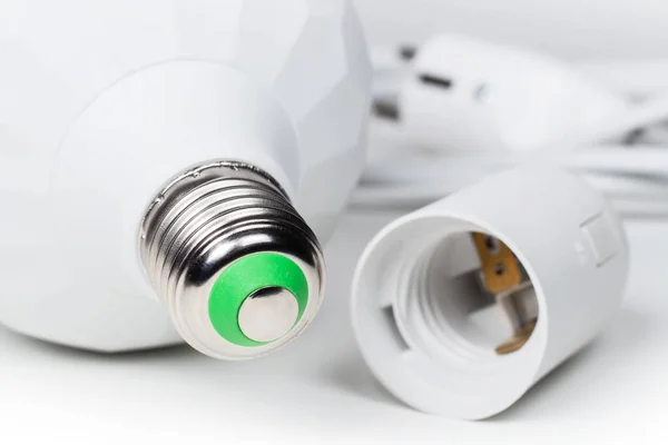 Λευκό Υποδοχή Λαμπτήρα Και Λαμπτήρα Ηλεκτρικό Φυσίγγιο Για Λαμπτήρες Υποδοχή — Φωτογραφία Αρχείου