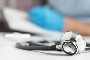 Steteskop arka plan doktoru ve klinikte pasif boşluk.